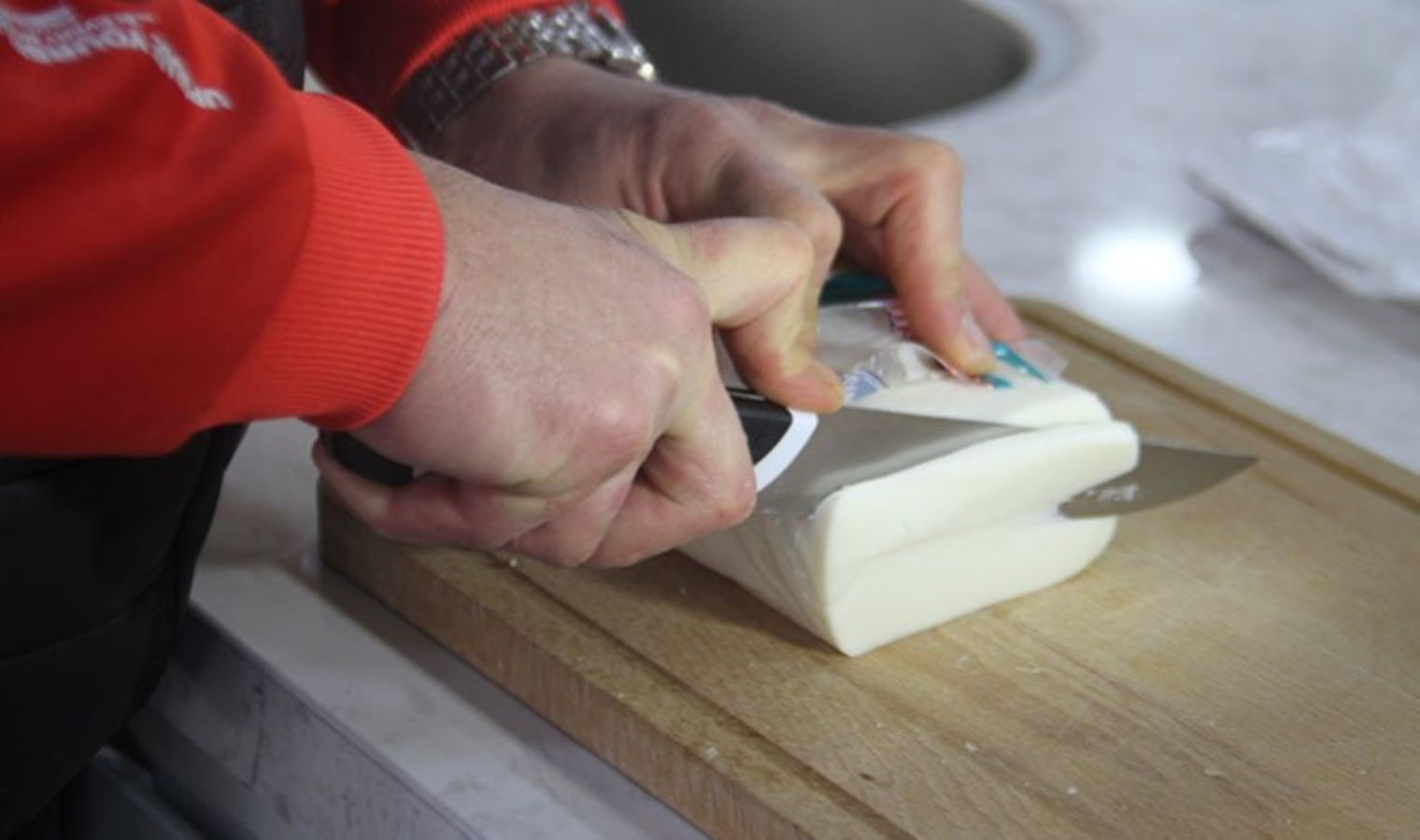 Kaşar peynirinde yasak madde tespiti için yeni yöntem